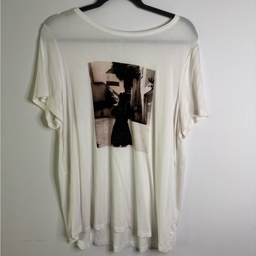 Reitmans T-shirt with girl on the back. Size:XXL